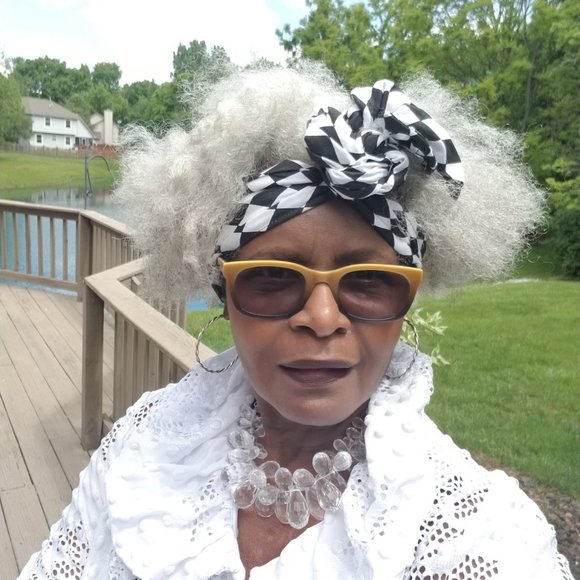 Meet your Posher, Teri - Picture 2 of 2